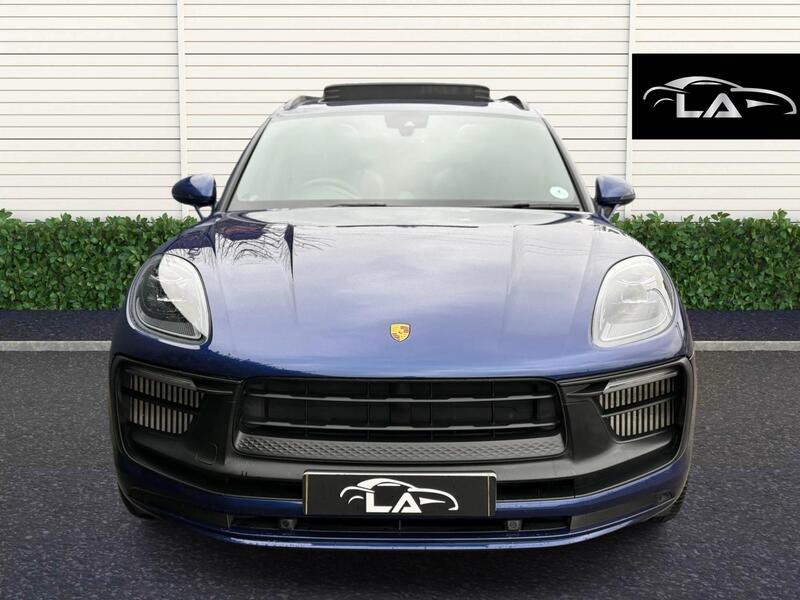 Porsche Macan view 4