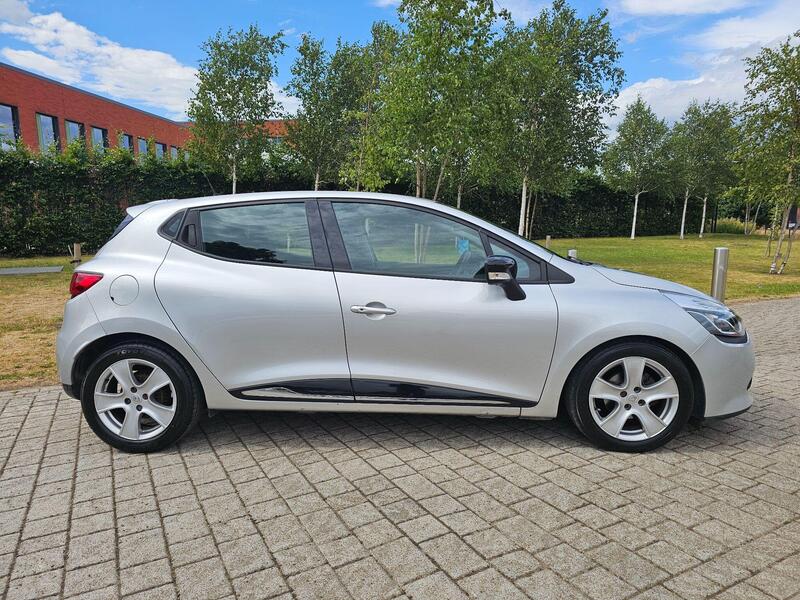 Renault Clio view 4