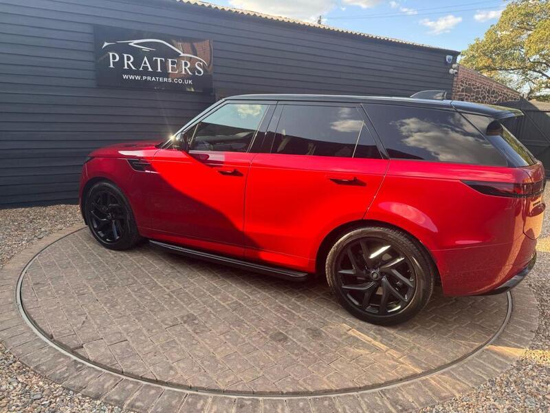 Land Rover Range Rover Sport view 4