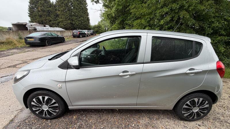 2017 Vauxhall Viva — photo 5