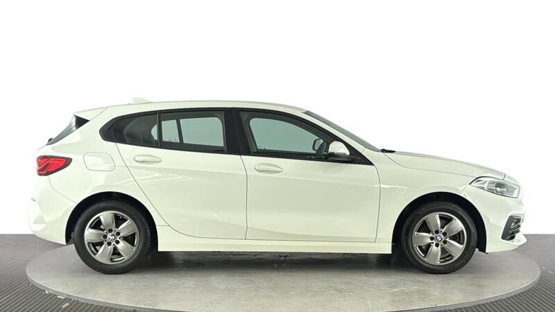 BMW 1 Series view 3