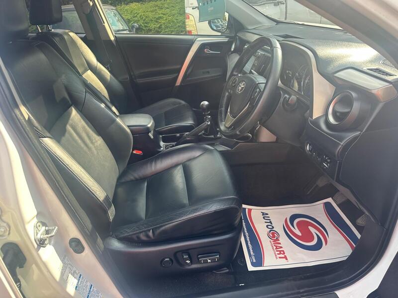 Toyota Rav4 view 5