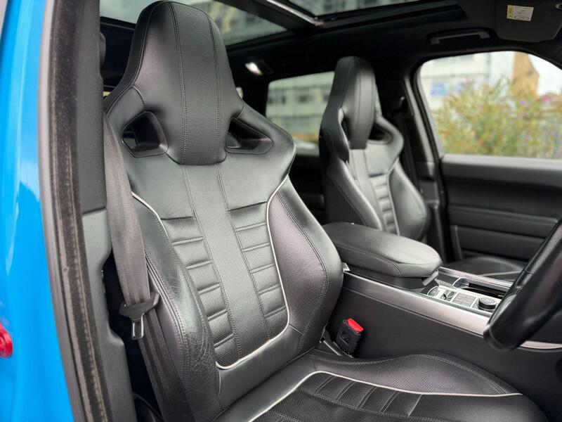 Land Rover Range Rover Sport view 3