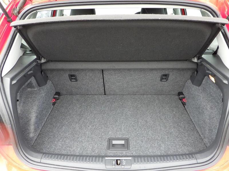 Volkswagen Polo view 4