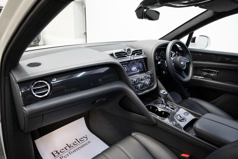 Bentley Bentayga view 3