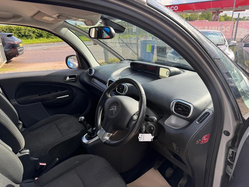 Citroen C3 Picasso view 3