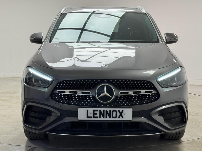 Mercedes-Benz Mercedes-Benz GLA view 2