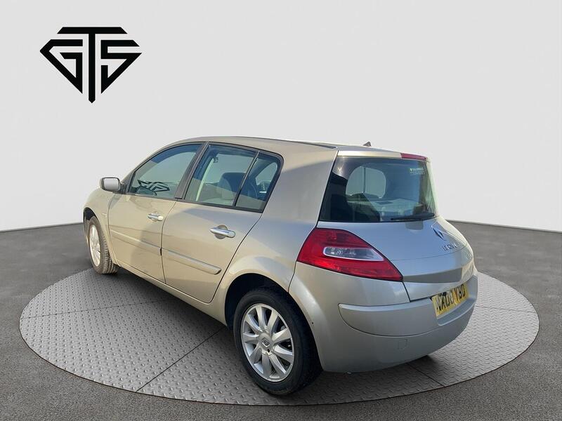 Renault Megane view 5