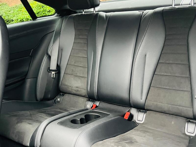 Mercedes-Benz E Class view 34