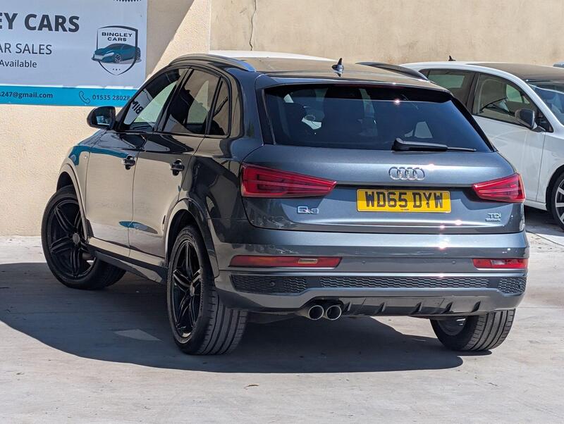 Audi Q3 view 5