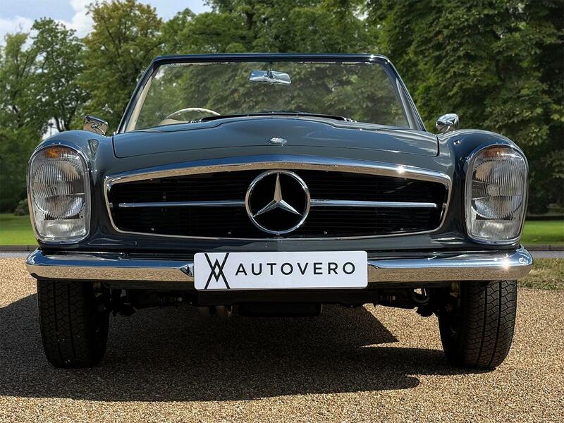 Mercedes-Benz 230 SL view 2