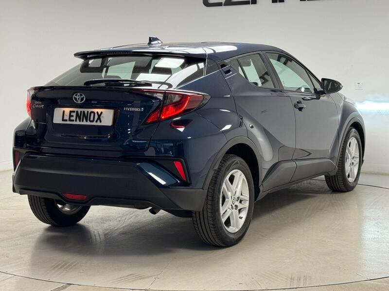 Toyota C-HR view 6