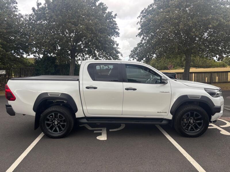Toyota Hilux view 4