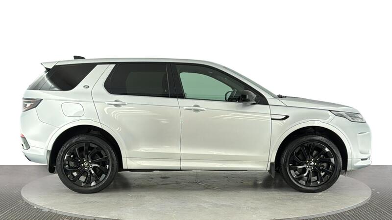 Land Rover Discovery Sport view 3