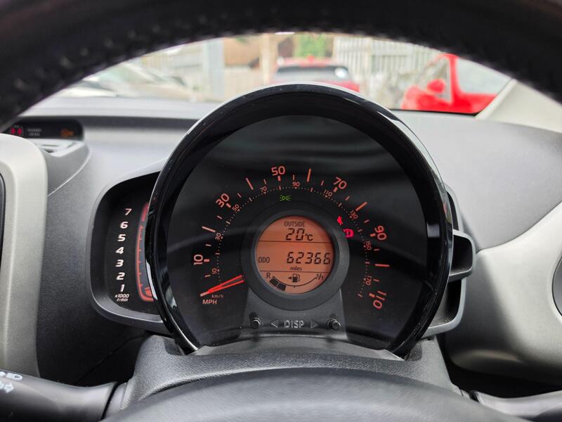 Toyota AYGO 1.0 VVT-i x-play Euro 5 5dr Euro 5 thumbnail 38