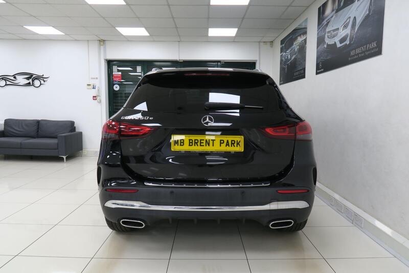 Mercedes-Benz Mercedes-Benz GLA view 5