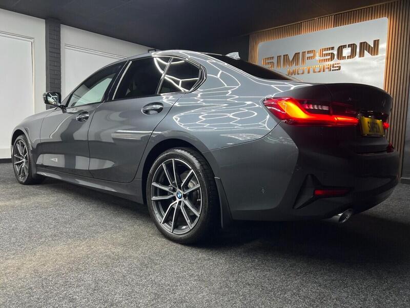 BMW 3 Series view 5