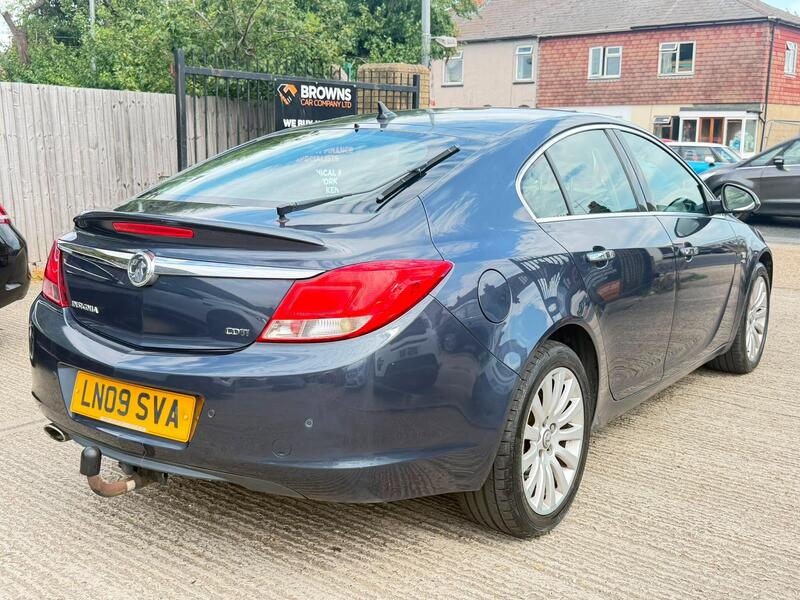 Vauxhall Insignia view 3