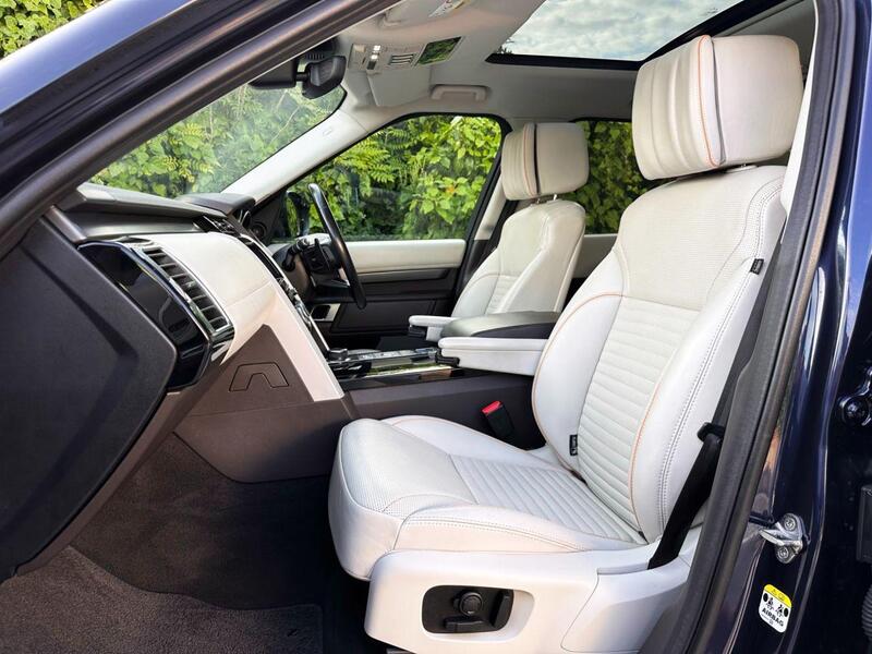 Land Rover Discovery view 10