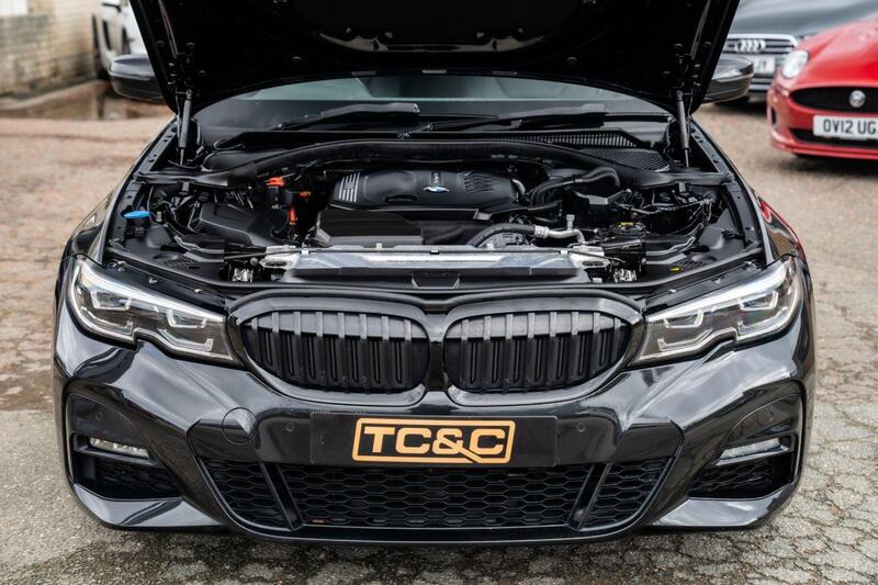 BMW 3 Series view 5