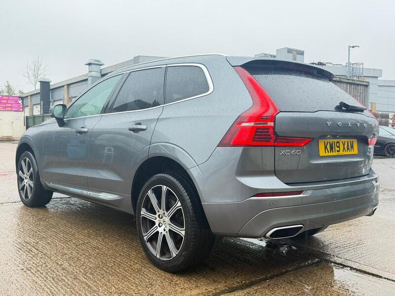 Volvo XC60 view 6