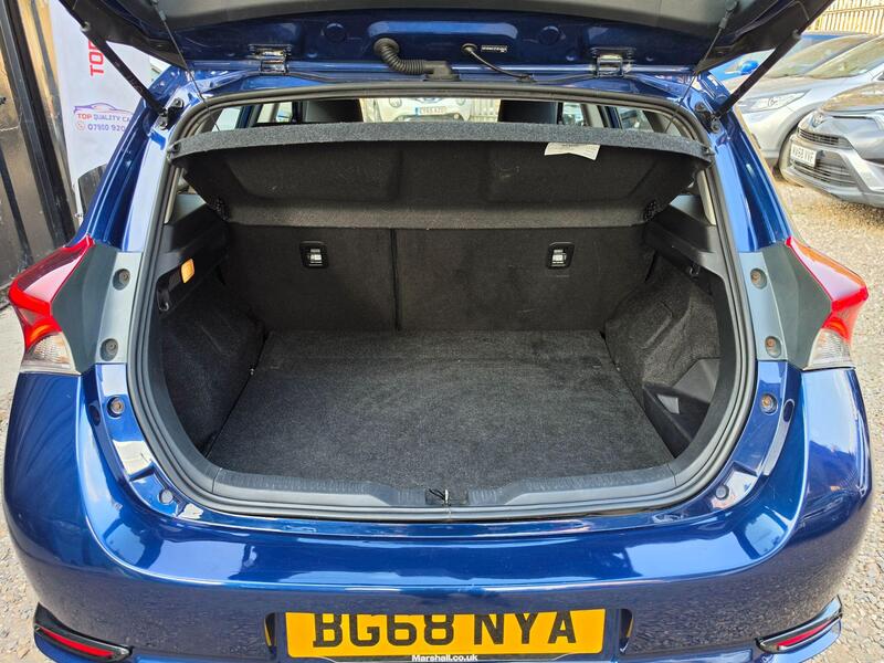 Toyota Auris 1.8 VVT-h Icon Tech CVT Euro 6 (s/s) 5dr thumbnail 49