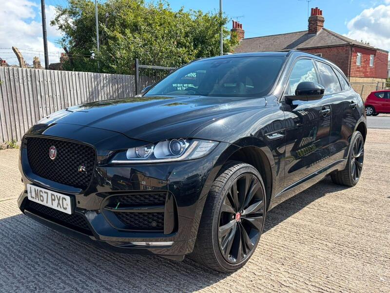 Jaguar F-Pace view 3