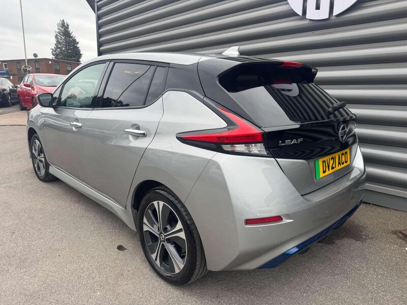 Nissan Leaf view 5