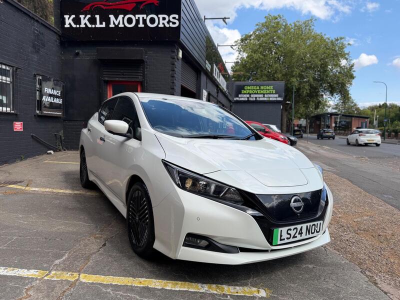 Nissan Leaf view 3