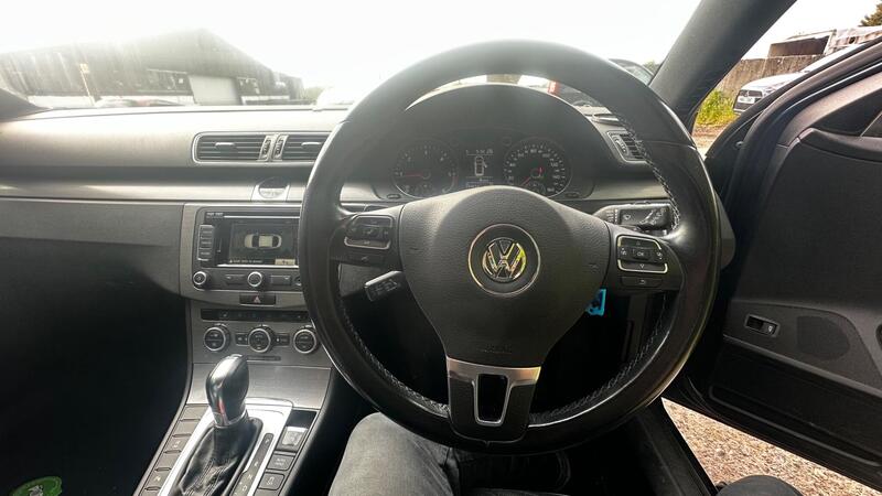 2014 Volkswagen Passat — photo 10