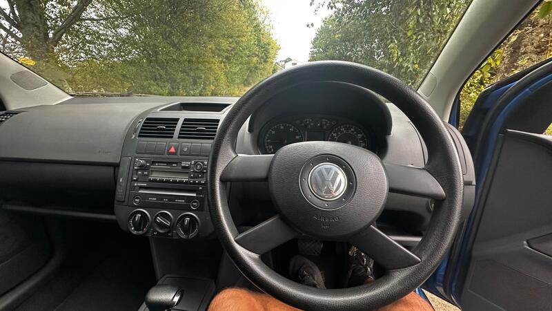 2004 Volkswagen Polo — photo 12