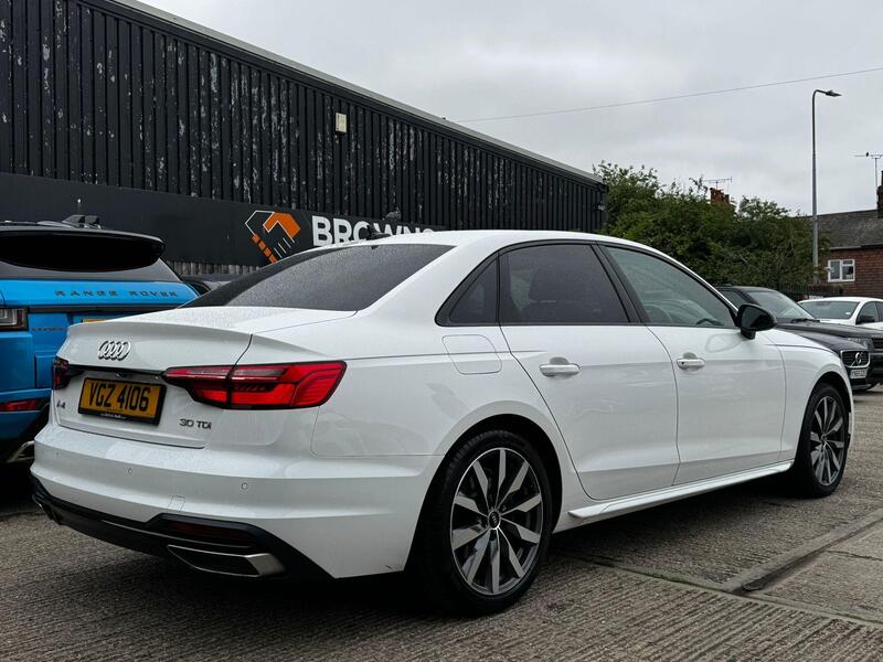 Audi A4 view 5