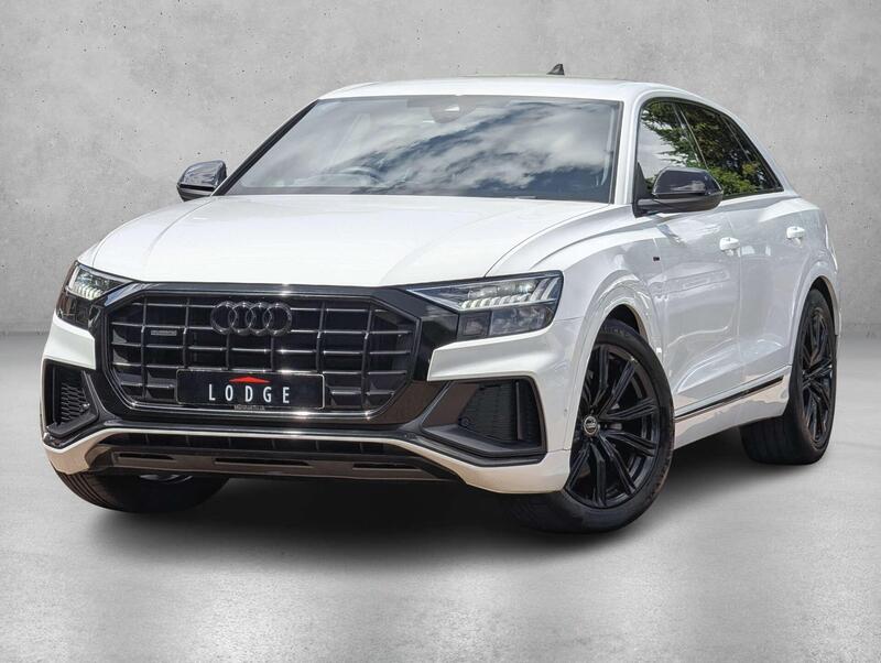 Audi Audi Q8 view 3