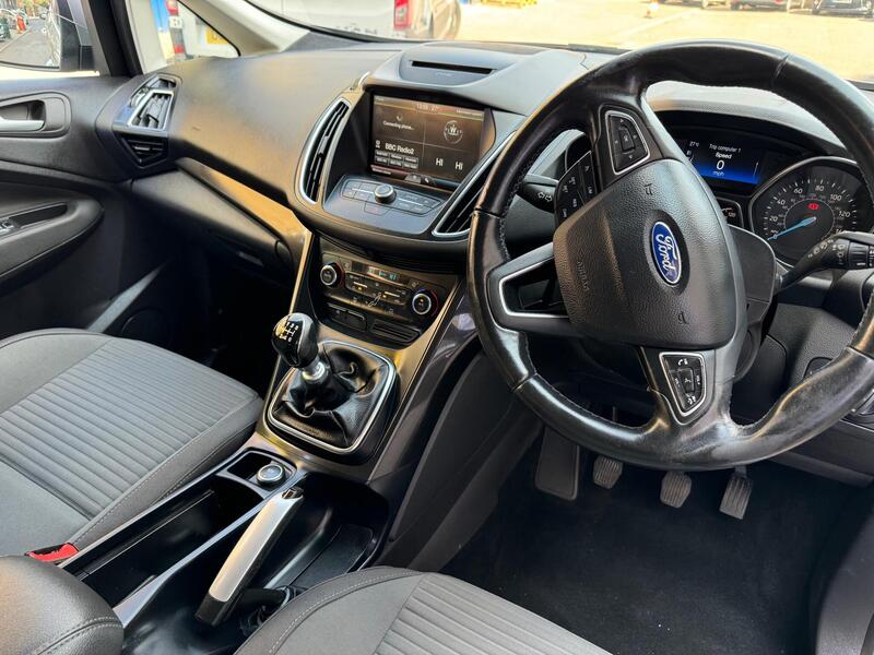 Ford C-Max view 10