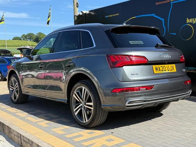 Audi Audi Q5 view 3