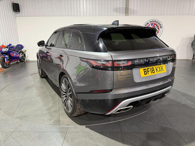Land Rover Range Rover Velar view 4
