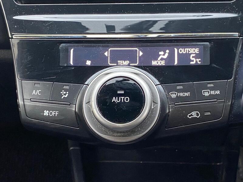 Toyota Prius+ view 26