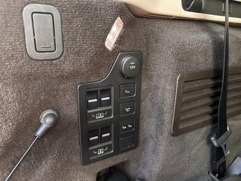 Land Rover Discovery view 40