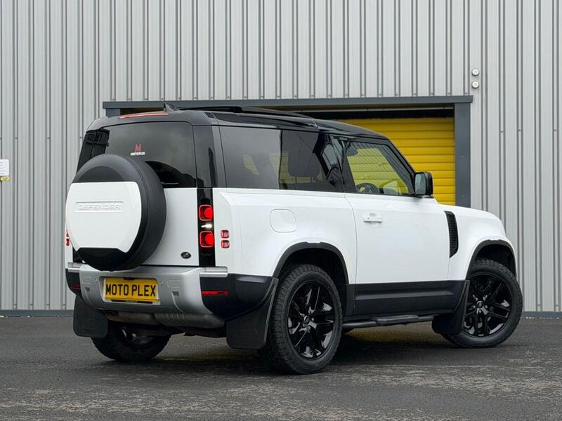 Land Rover Defender view 7