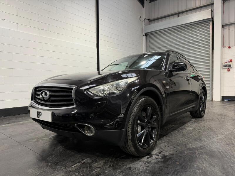 Infiniti QX70 view 7