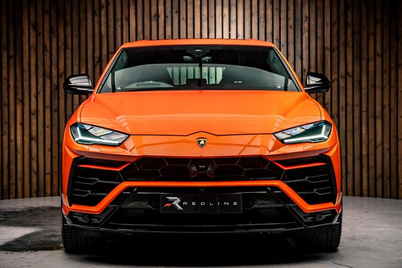 Lamborghini Urus view 5