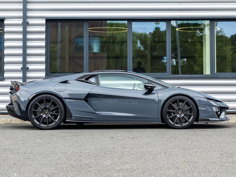Lamborghini Lamborghini Temerario view 2