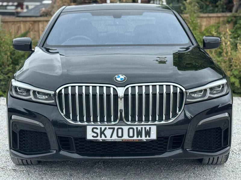 BMW 7 Series view 4