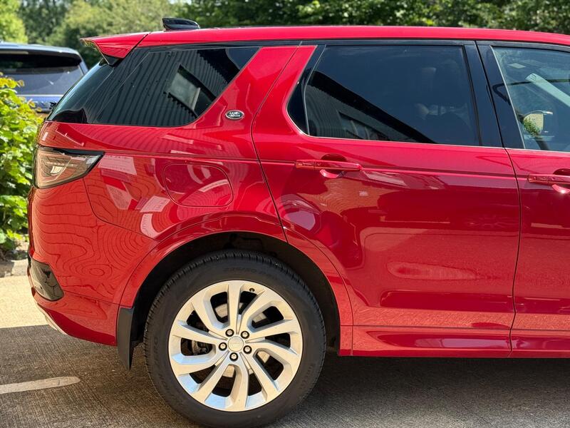 Land Rover Discovery Sport view 7
