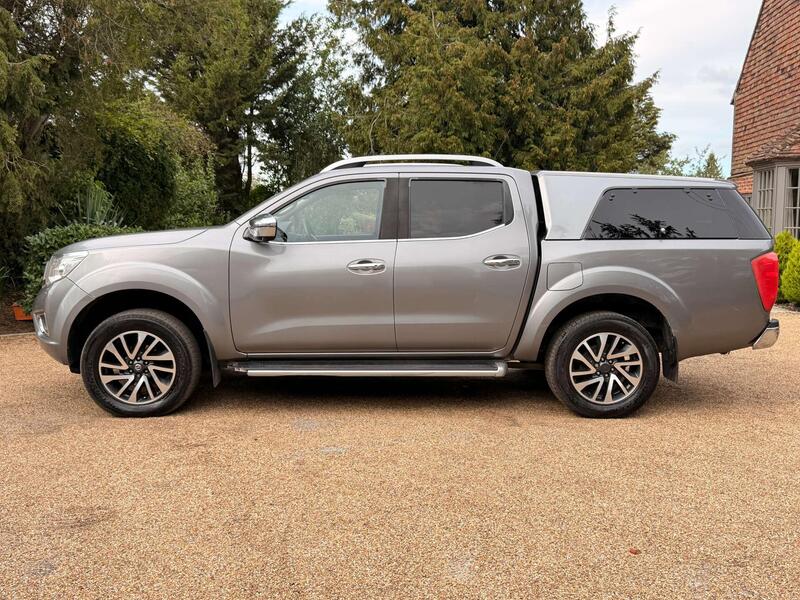 Nissan Navara view 2