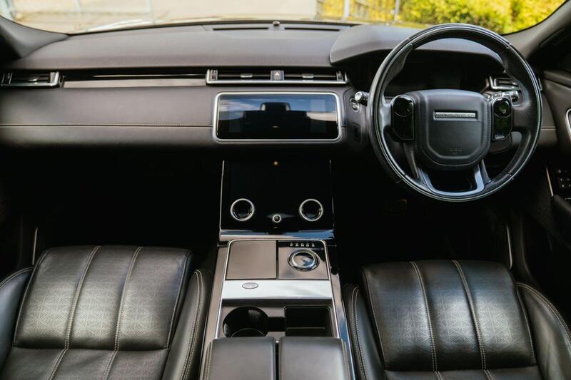 Land Rover Range Rover Velar view 2