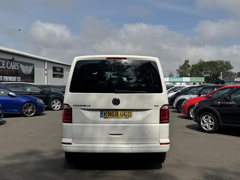 Volkswagen Caravelle view 4
