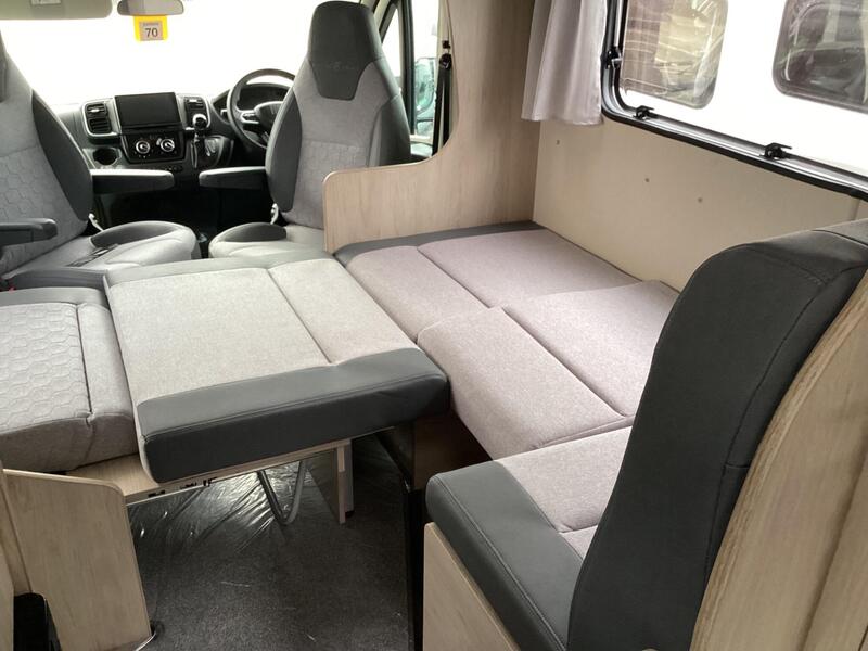 Auto-Trail Expedition C72 — image 10