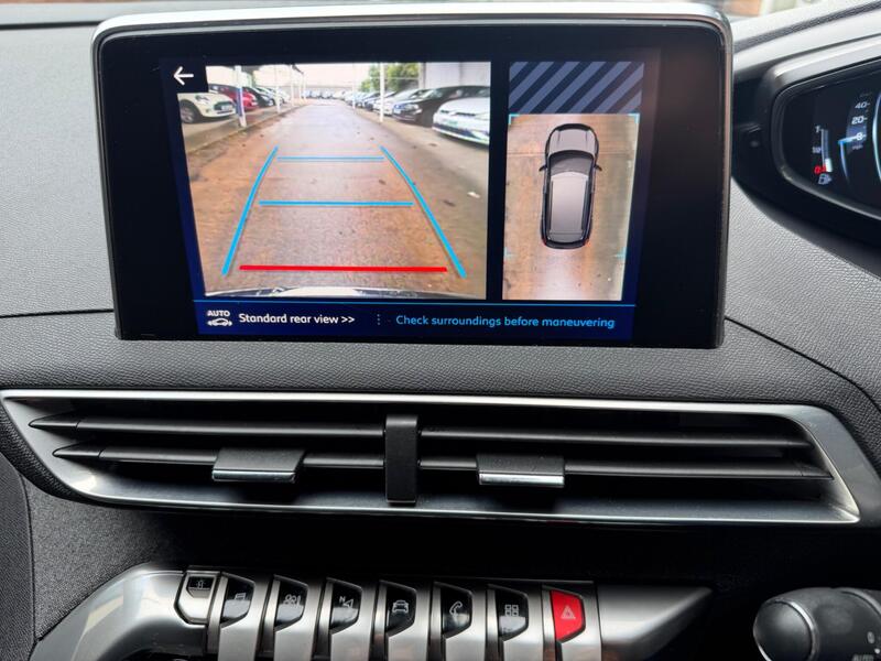 Peugeot 3008 view 5