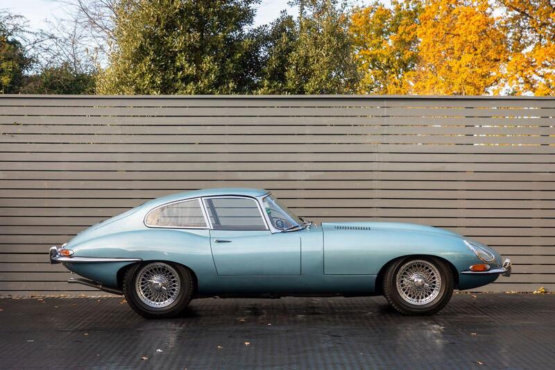 Jaguar E Type view 5